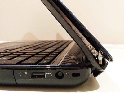 broken laptop service